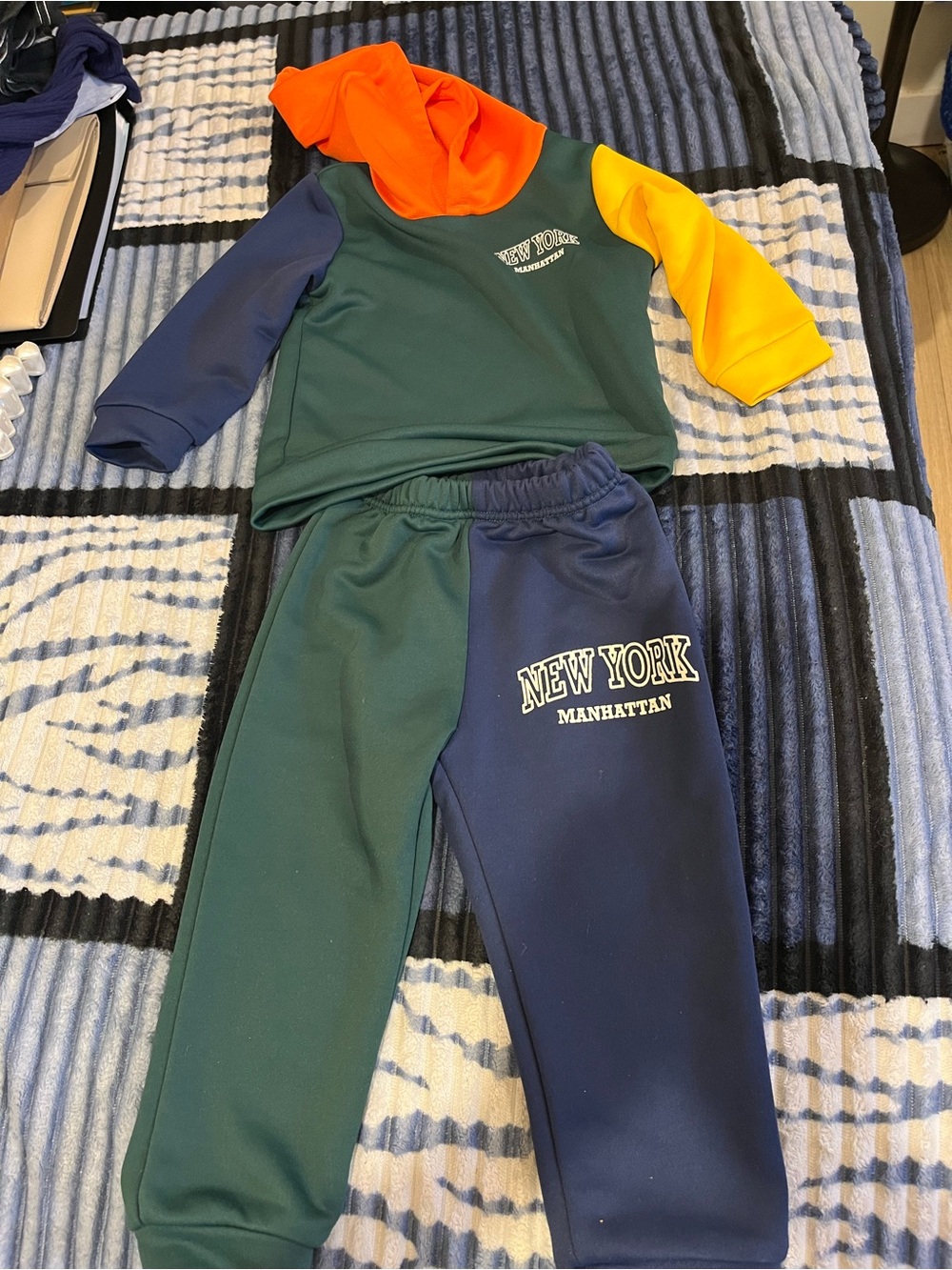 Beautiful outfit for little boys! Pants and hoodie